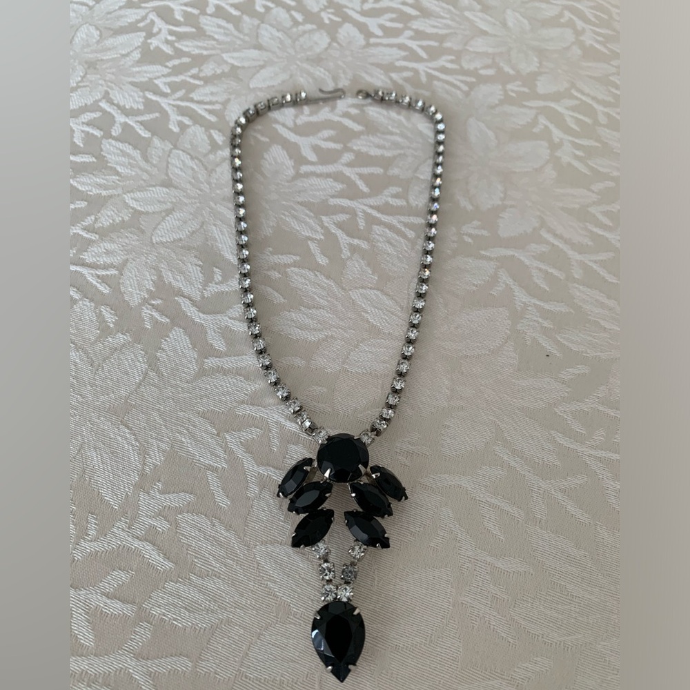 Elegant Black & Rhinestone Necklace